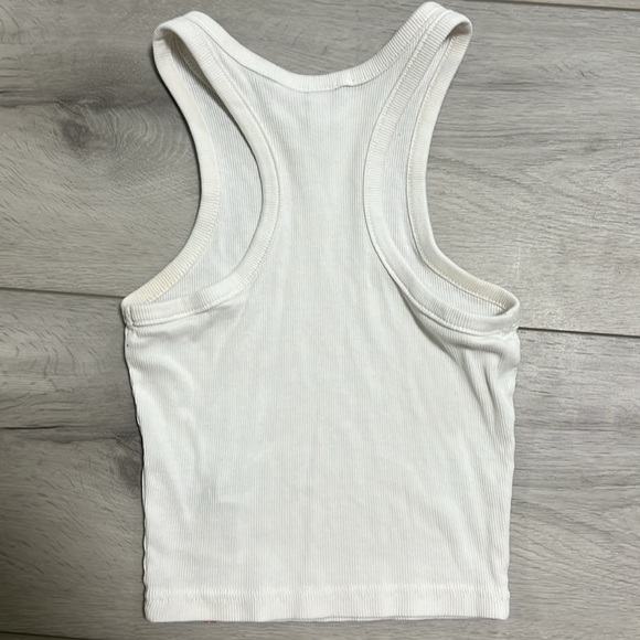 H&M Razorback Tank - Picture 2 of 3